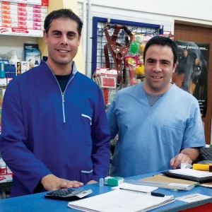 Mariano Enriquez y Damián Farías, de Trewa Veterinaria