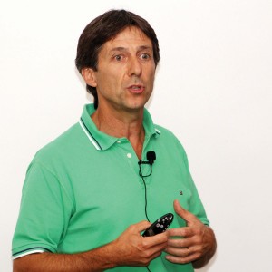 2 - Gustavo Combessies