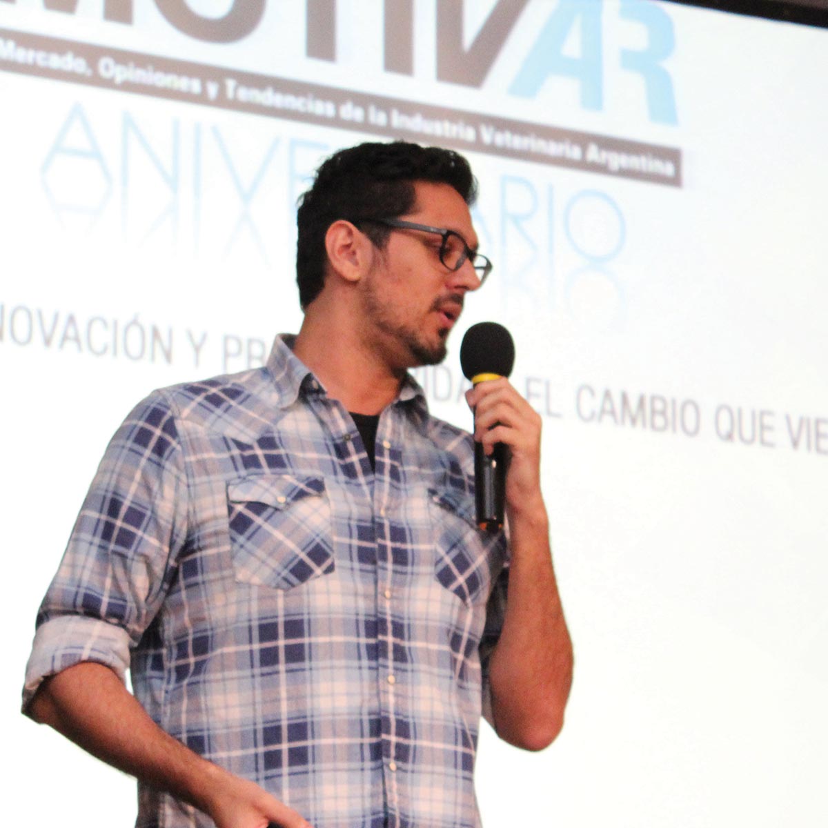 Fabricio Ballarini en el evento Aniversario de MOTIVAR.