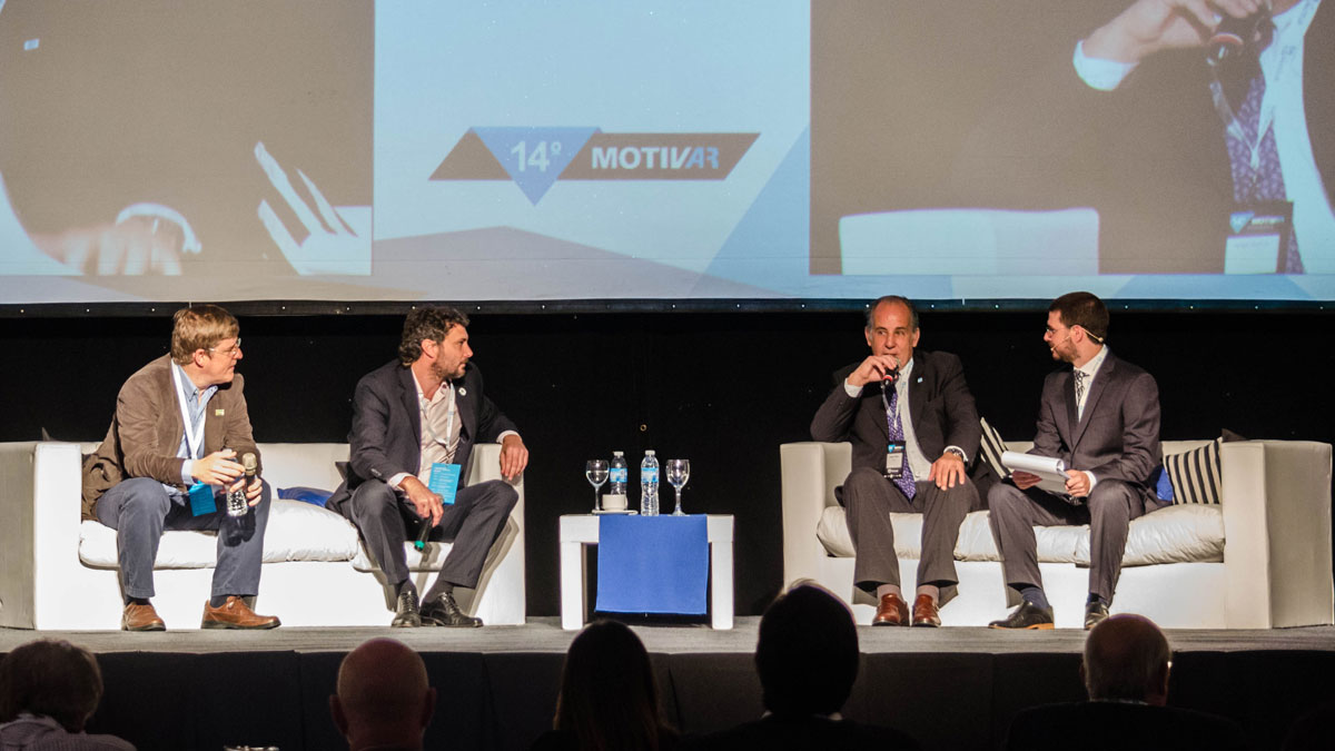 Cristian Feldkamp (AACREA), Rodrigo Troncoso (Agroindustria), Jorge Dillon (Senasa) y Luciano Aba (MOTIVAR).